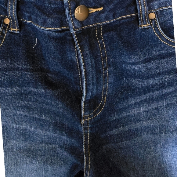 Stylish Blue Denim Jeans - Picture 3 of 6